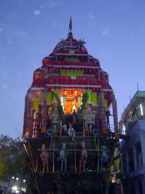 05_2011_Srivilliputtur_Thiruvaadipuram_Day09_EarlyMorning_TherJustBeforeAandaalAndRangamannaarEntered.jpg