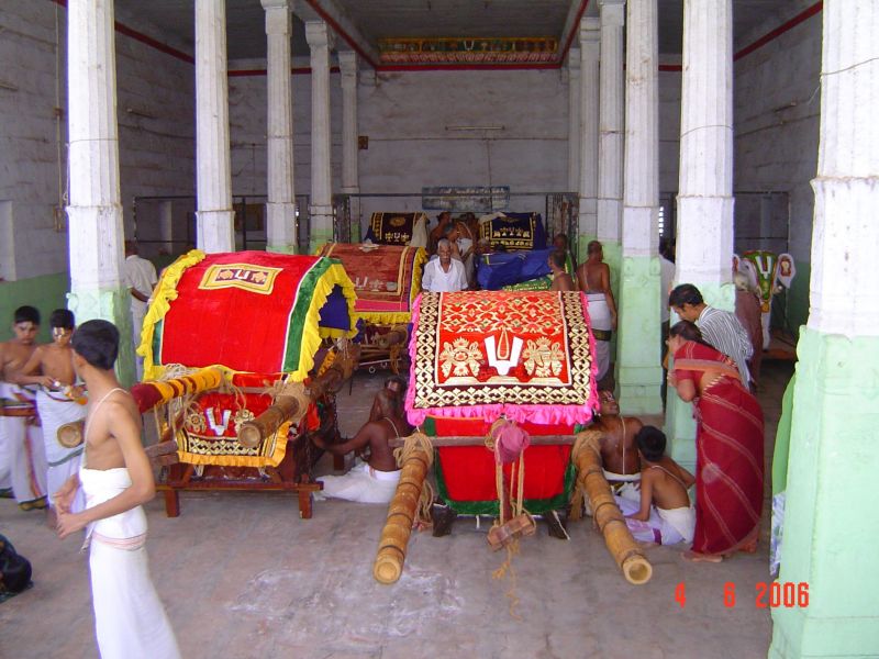 Day 5 - Navathiruppathi Perumal in Azhwar Thirunagari.JPG