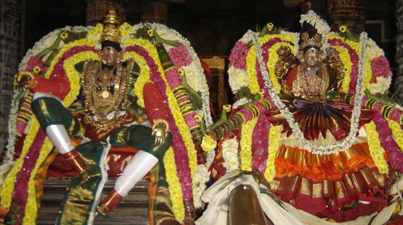 thayar-perumal on kuththuvilakkeriya nAL.jpg