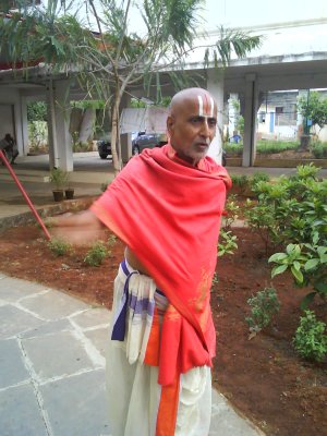 37 Varthamaana Ananthaazhwan Swami.jpg
