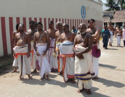 Swasthivaachanam during Therthavaari purappadu.JPG