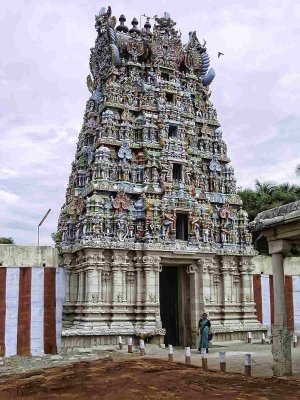 Nattam Gopuram closeup view.jpg