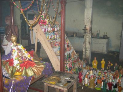 Sri AllimaamaralaaL Thaayar Navrathiri - SemponArangar Sannidhi.jpg