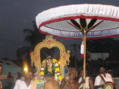 Tiruvandikkapu Sevai.JPG