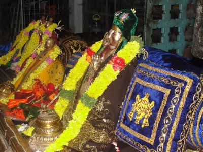 Swami during Iyarpa Saturmarai.JPG