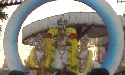 Perumal During Veedhi Purappadu.JPG