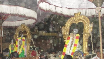 Swami & Perumal during Purappadu.JPG