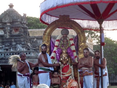  Perumal Kovil Aadi Garudan - Gajendra Moksham  