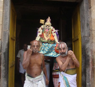 Sri Alavandar taken out for procession inside temple.JPG