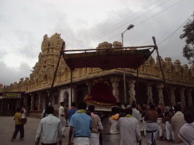 13_In front of Temple.JPG