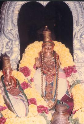 Periya nambi with udaiyavar Madurantakam