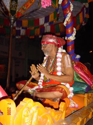 HH Sri Azhvar thirunagari emperumAnAr Jeeyer rendering his mangalasasanams to Thiruvallikeni bhagyashalis.JPG