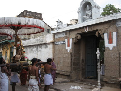 Sri Andal's Sri Satagopa Mariyadai to Sri Peyazhwar.JPG