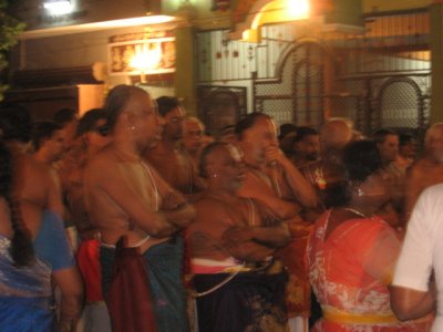 07-A nocturnal outing with SrivaishNavites - irApathu 2nd night thiruveedhi gOshTi.jpg