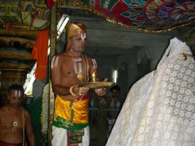 15-archaga swami doing rAja kainkaryam.jpg
