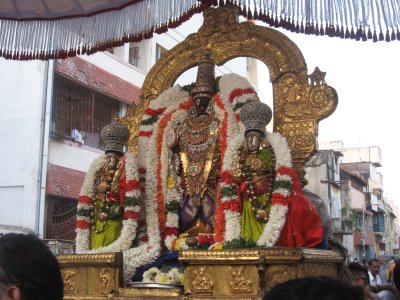 Sri Parthasarathy on the grand occasion of Thriunakshathiram of Sri KurathAzvAn - thEradhi theru.jpg