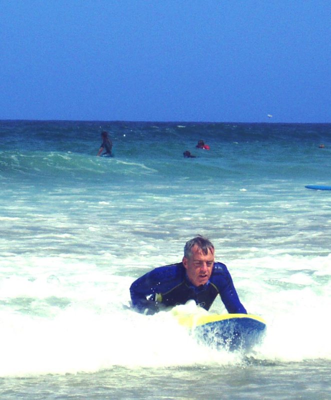 B surfs Portmoer, St Ives