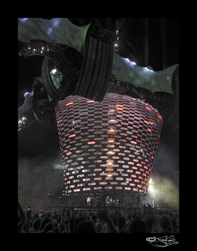 U2 360