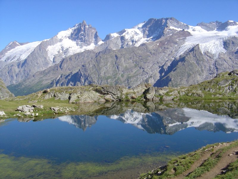 LA MONTAGNE DU BONHEUR...