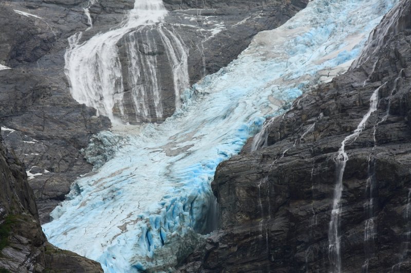 Ice & meltwater, Kjenndal glacier
