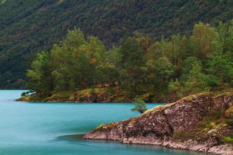 Lovatnet - breezy day, long exposure