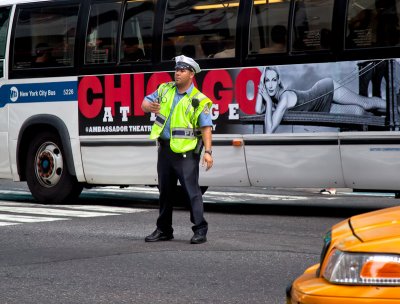 Un policier surveill  New-York