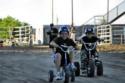Tricycle race 4.jpg