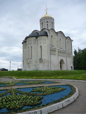 St. Demetrius' Cathedral is famous for its masterfully carved exterior, representing the Biblical story of king David.