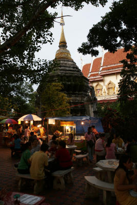 Food Stalls in Temple Compound3566.jpg
