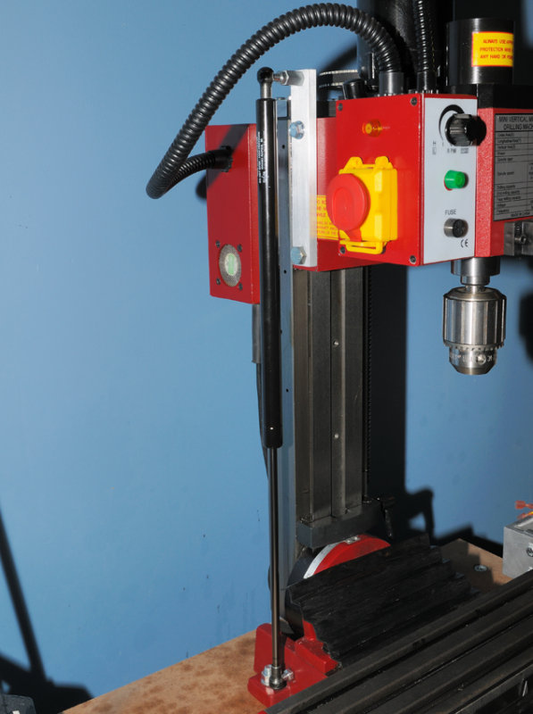 Gas spring (5)