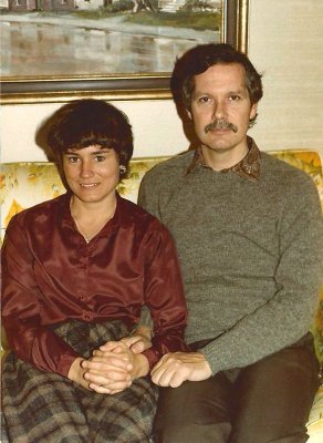 1980 Thanksgiving Sandy and Dad ps 800h.jpg
