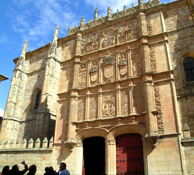 Fachada de la Universidad Buscando la Rana