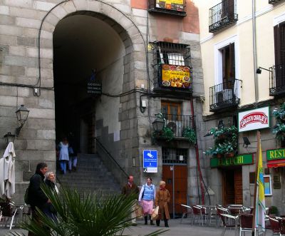 Arco de Cuchilleros