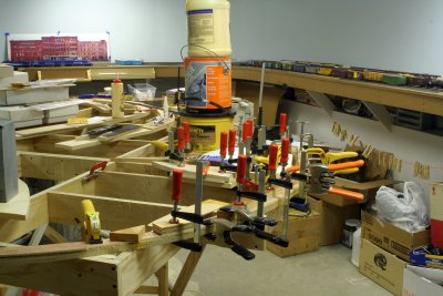 Continuing around the curve with road bed glue-up