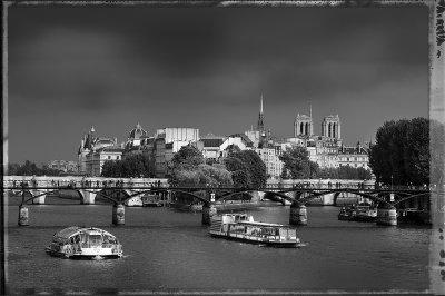 Paris: la Seine depuis le quai F Mitterrand