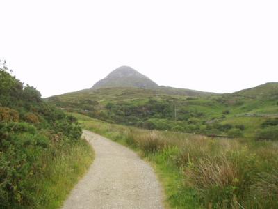 The hiking trail in Connemara Nat'l Park