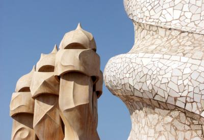 BARCELONE - CHEMINEES - GAUDI