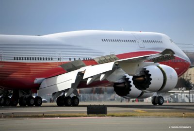 BOEING 747-8 N6067E