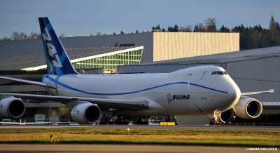 Boeing 747-8F returned from test flight