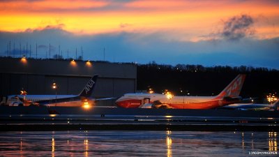 787 and 747-8i match sunset