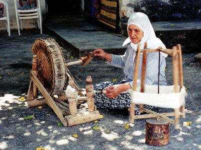 spinning yarn