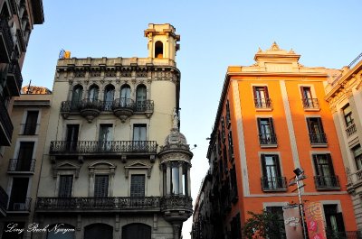 buildings around La Rambla