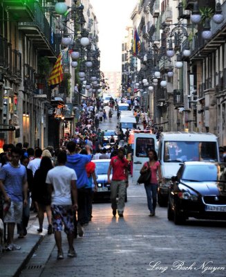 crowded street in Barcelona