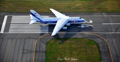 AN-124 runway 34L Paine Field