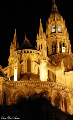 Notre Dame de Bayeux at night