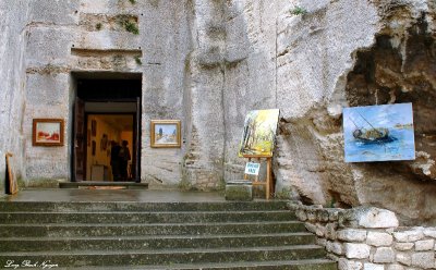 art gallery in Les Baux de Provence