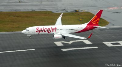 SpiceJet 737 at Boeing Field 13R