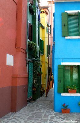 alley on Burano