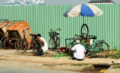 roadside bike repair stand