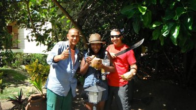 Elie and Steph with the coconut guy!